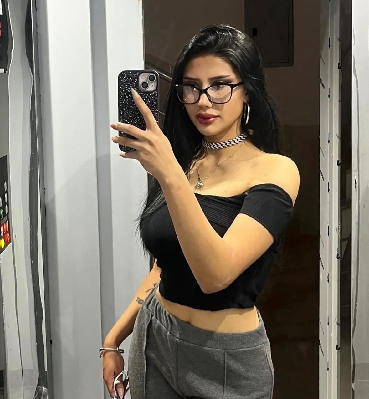 Yeni Stil Sahibi Bayan Bayan Escort Ayliz